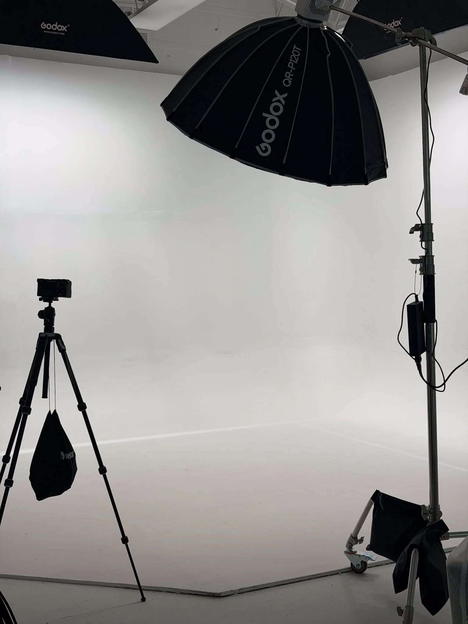 Another view of the white cyclorama shooting space at vFlat Studios