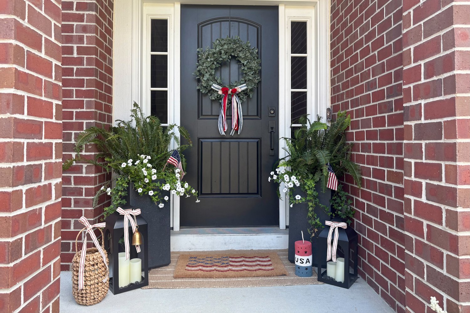 Professionally styled seasonal front entry