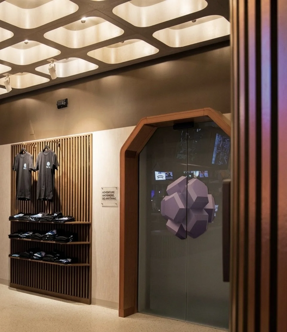 Modern retail merchandise display