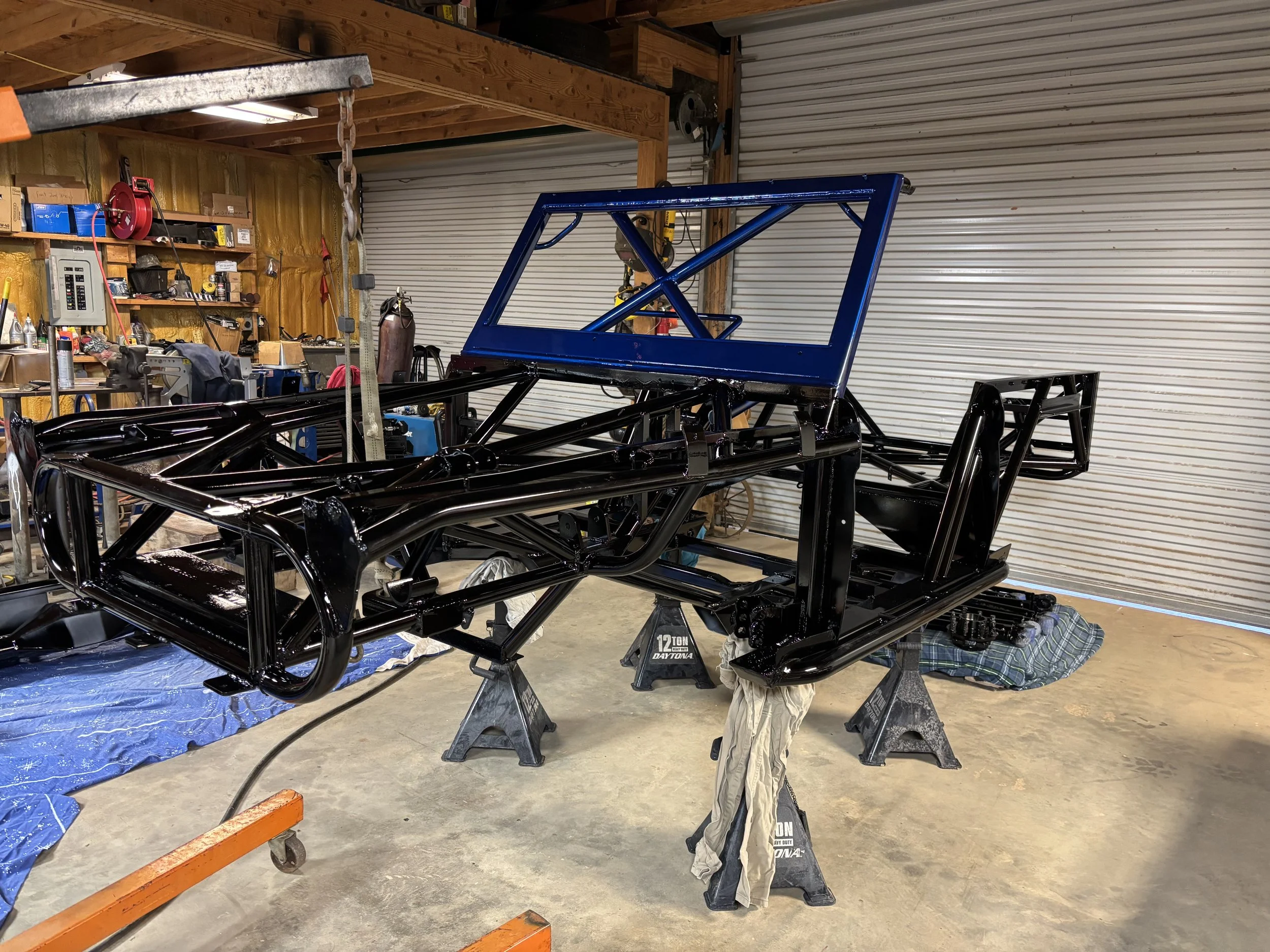 .120 wall DOM chassis right view