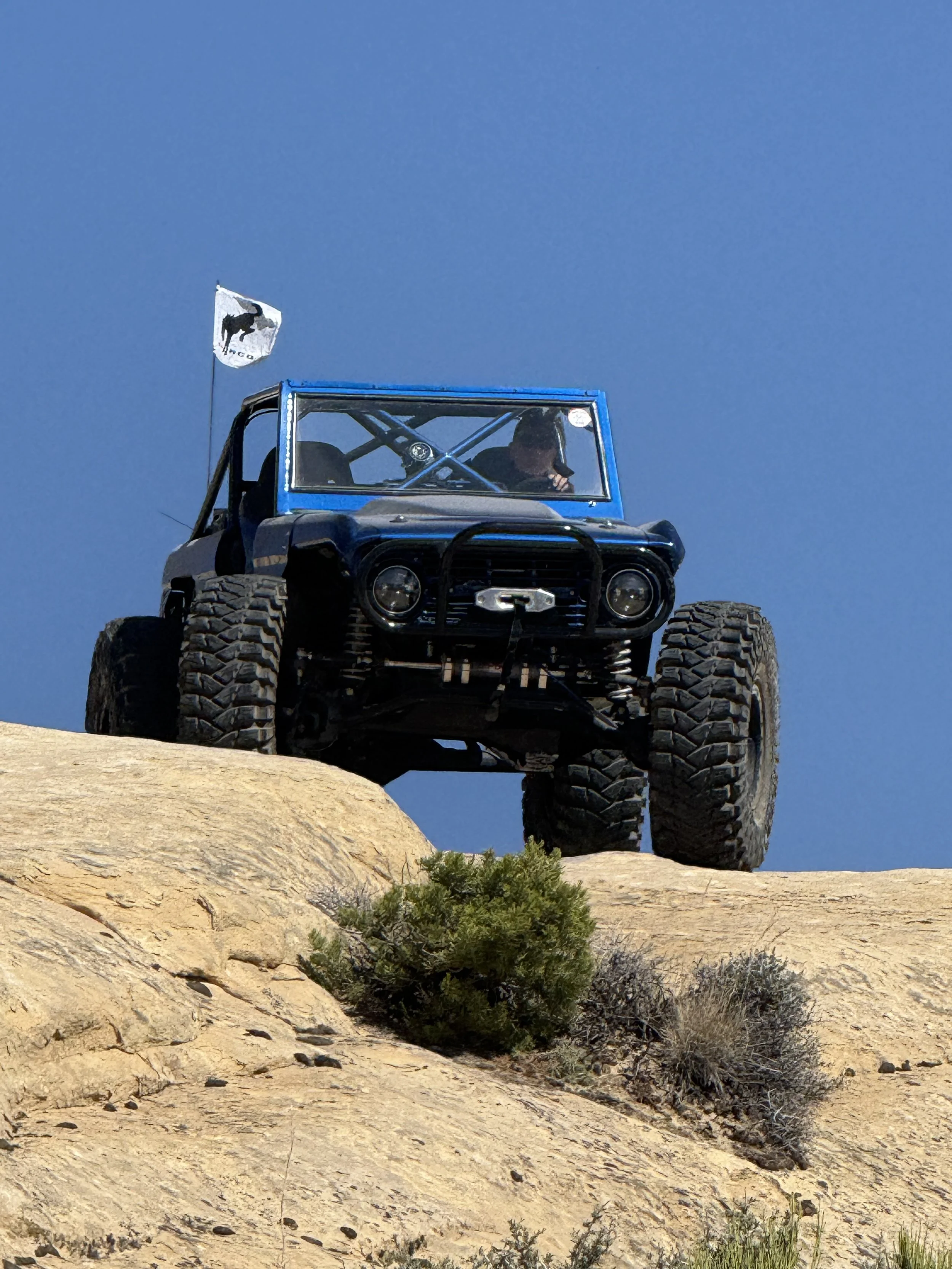 Integrated front stinger right view