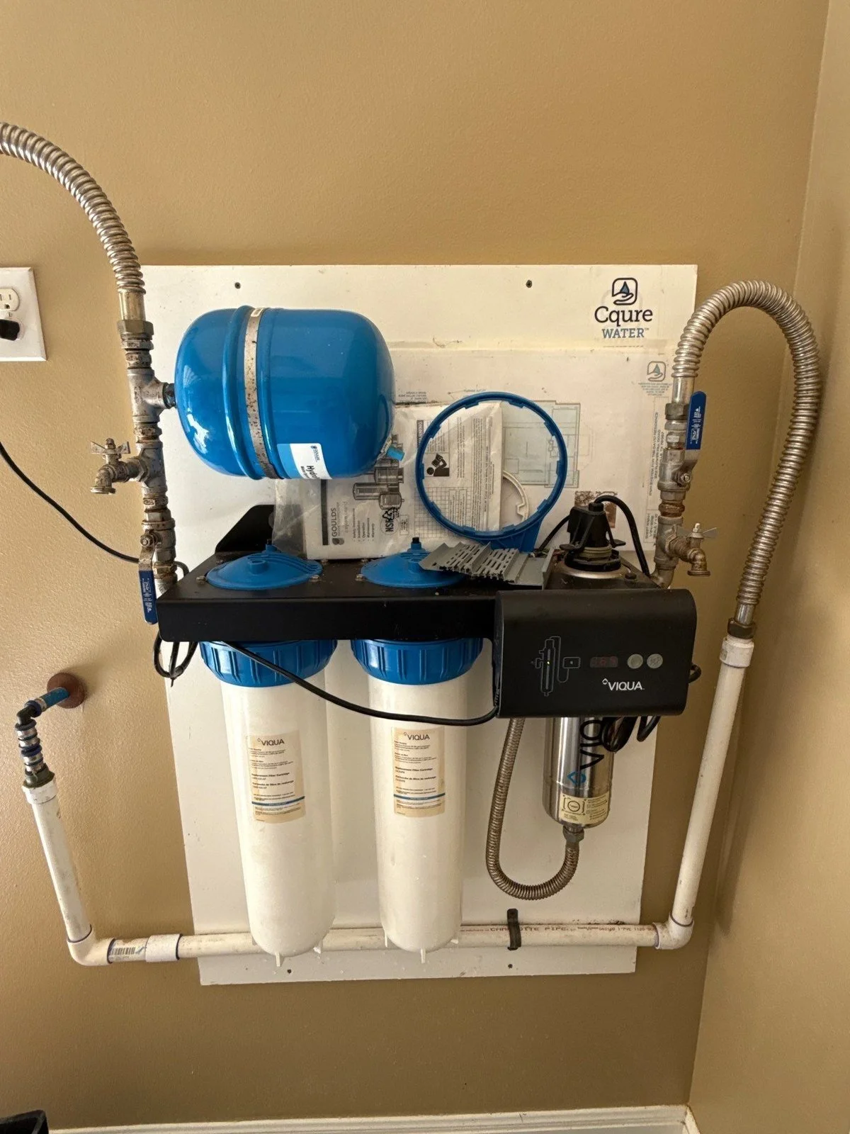 Annual rainwater service kit with sediment filter, carbon filter and UV lamp