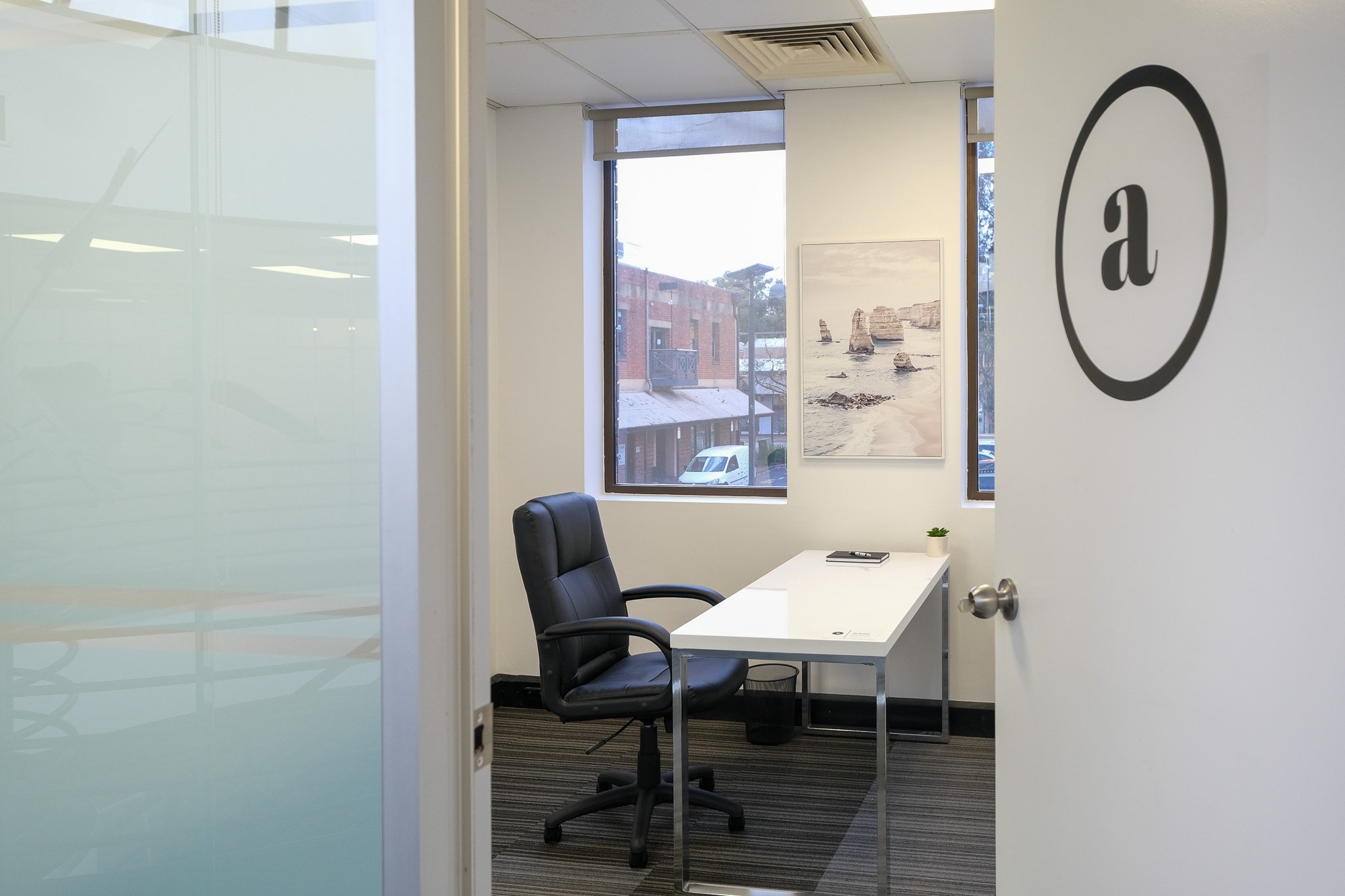 Private serviced office at Business Hub Norwood on The Parade