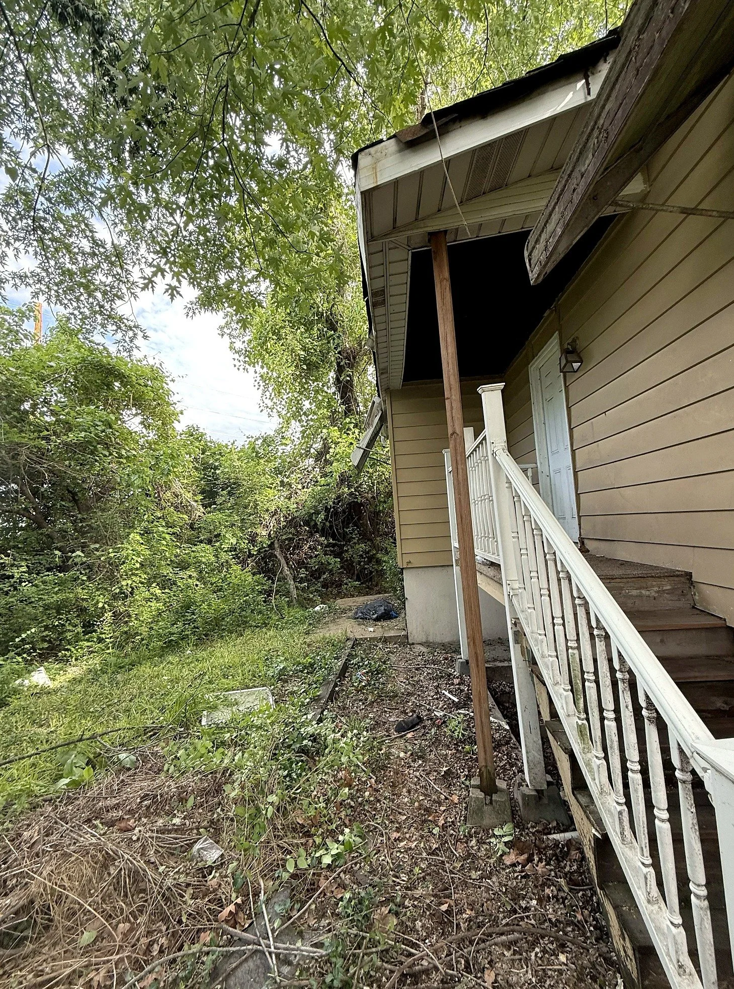 Side exterior thumbnail for ZIP code 63147 home