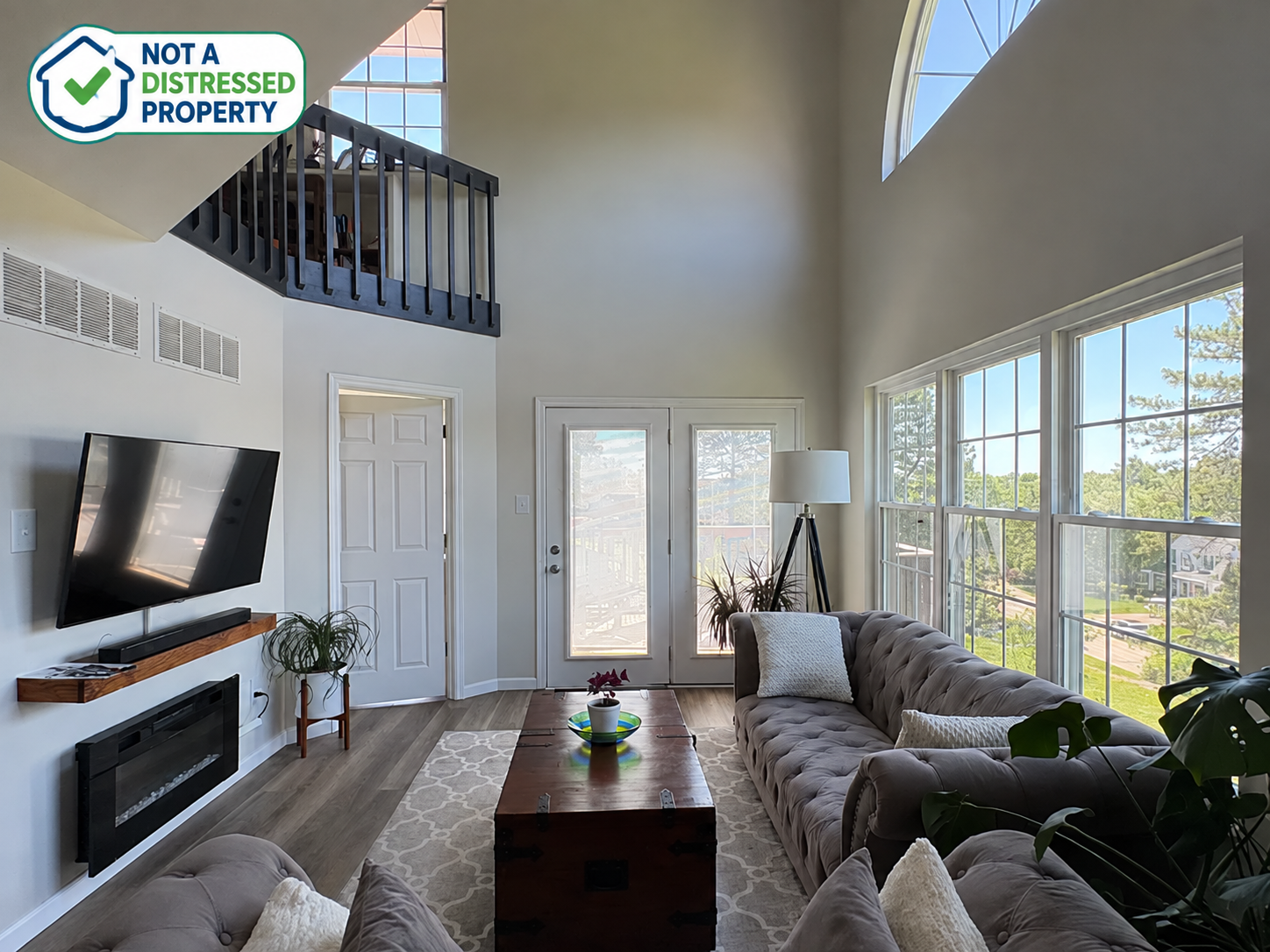Available townhome living room at 1679 Mount Vernon Dr in Saint Charles