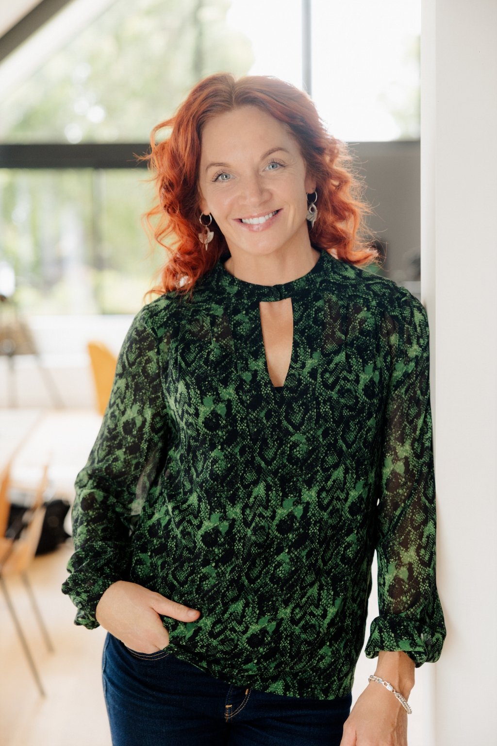 Dr Bex Bell