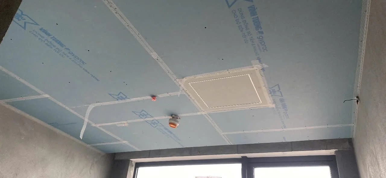 Ảnh thực tế thi công trần thạch cao căn hộ Sun Panoma 2 Đà Nẵng — KTK Construction