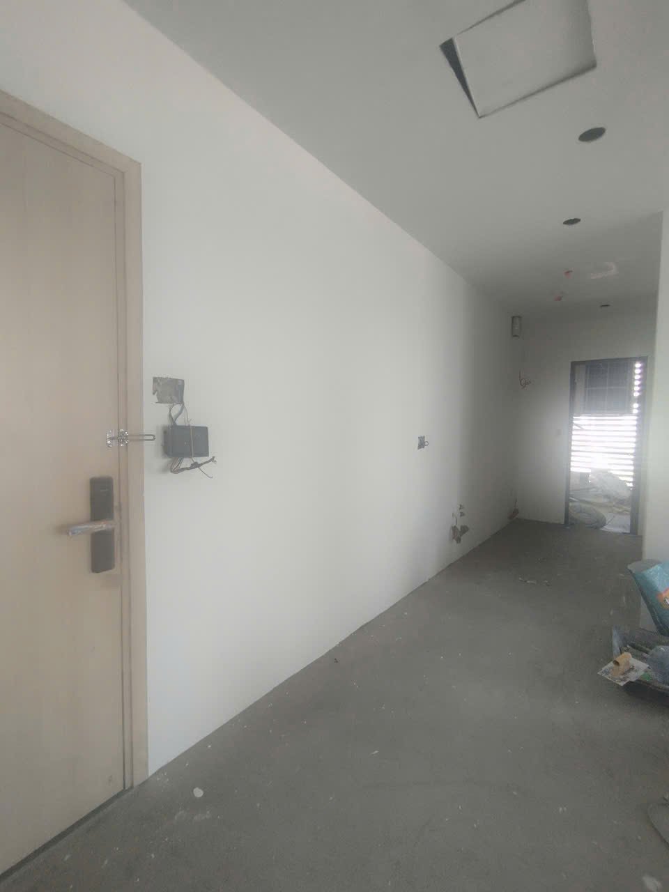 Thi công lắp đặt khóa cửa điện tử và hệ thống điện tại hành lang căn hộ Sun Panoma 2 Đà Nẵng