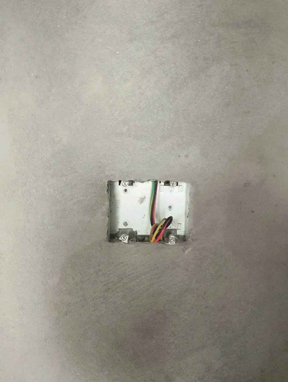 Hộp đấu nối điện âm tường tại căn hộ Sun Panoma 2 Đà Nẵng