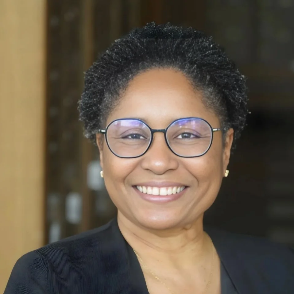 Dr. Roxanne Smith