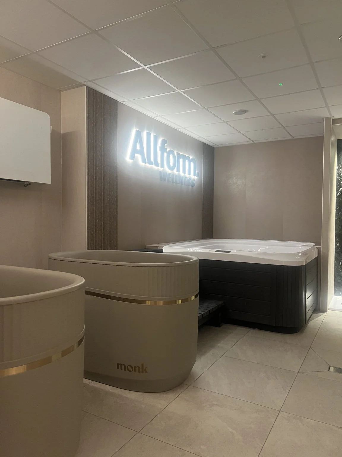 Hydrotherapy area inside Allform Spa