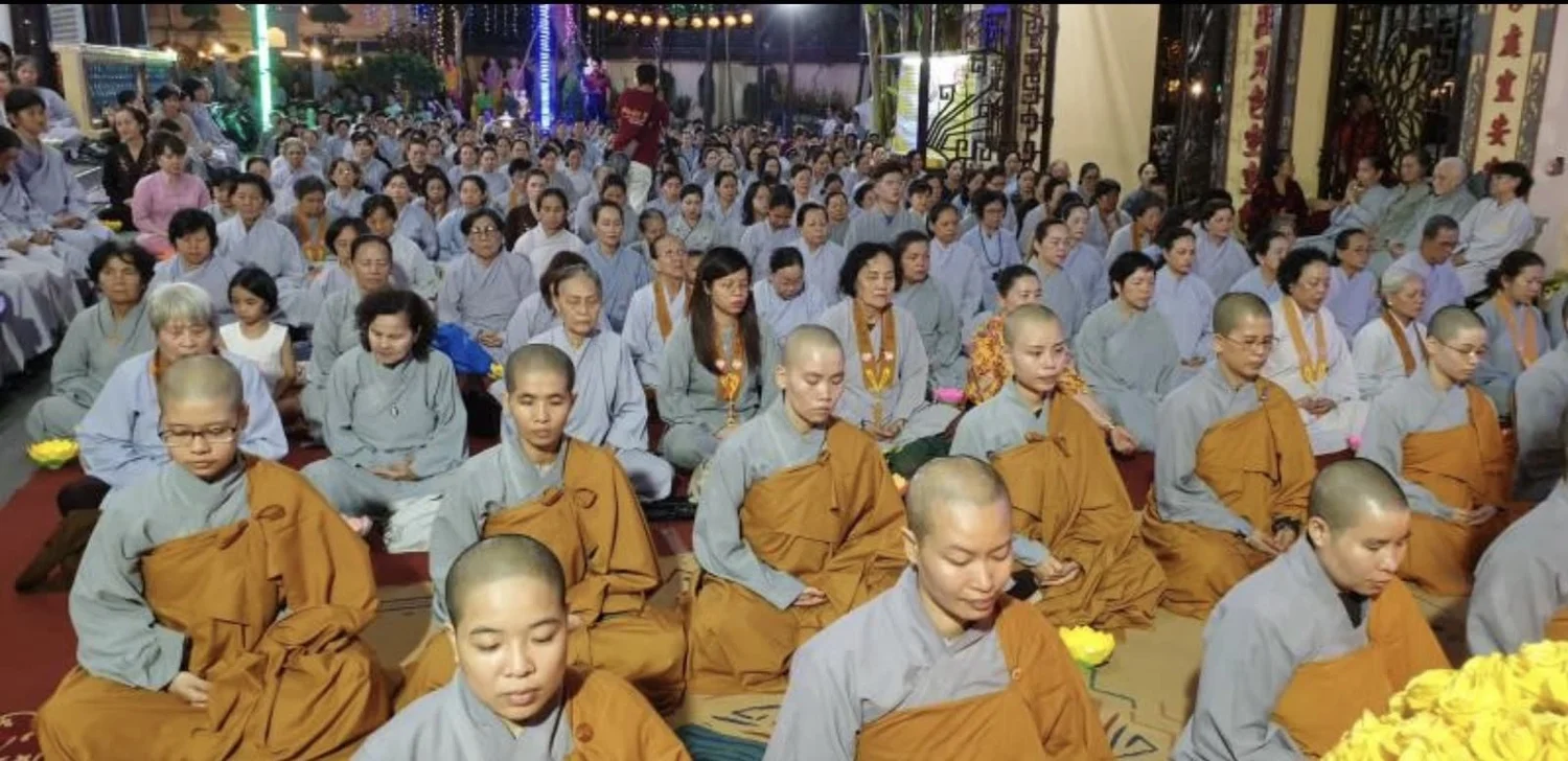 Các sư cô Quan Âm Tu Viện