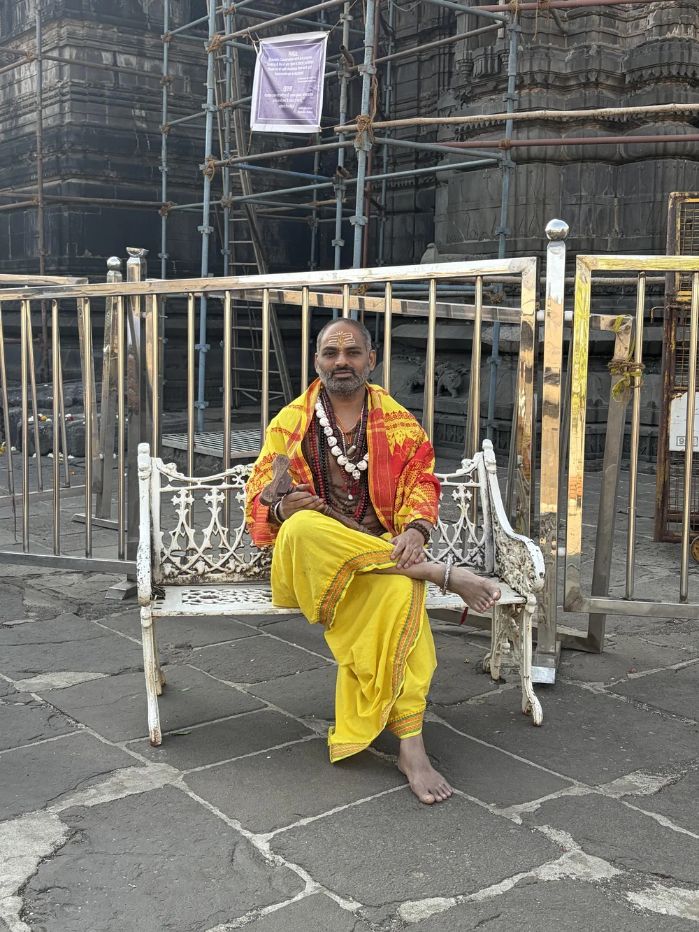 महंत श्री मलंगानंद महाराज, त्र्यंबकेश्वर मंदिर परिसर में