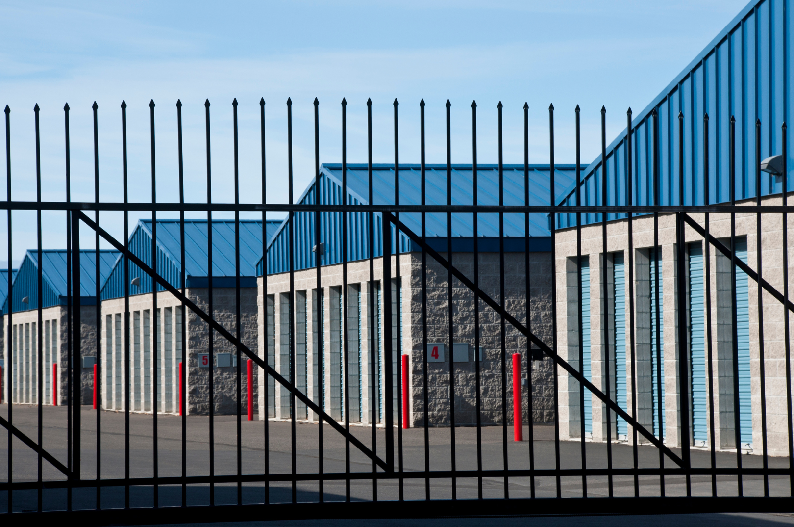 Self-storage tailgating detection