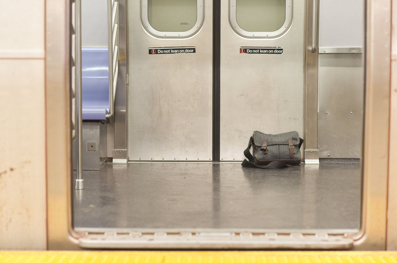 Transit abandoned object detection