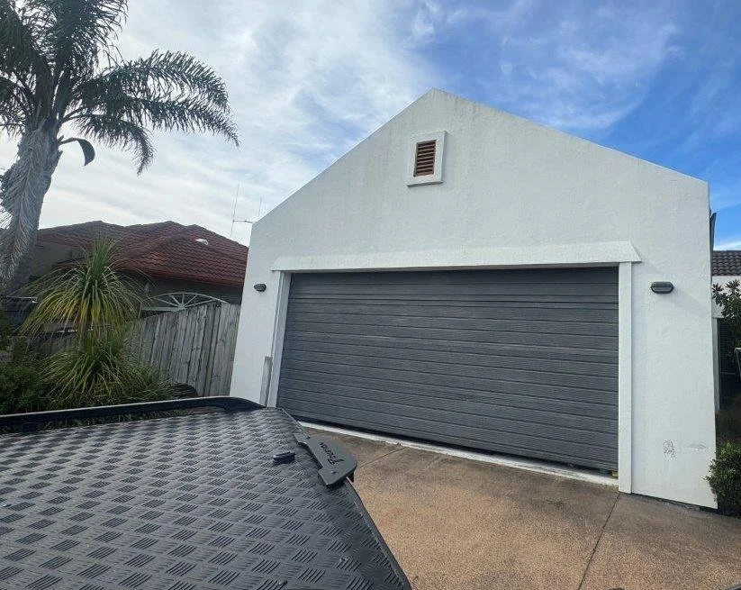 House exterior before repaint, Papamoa