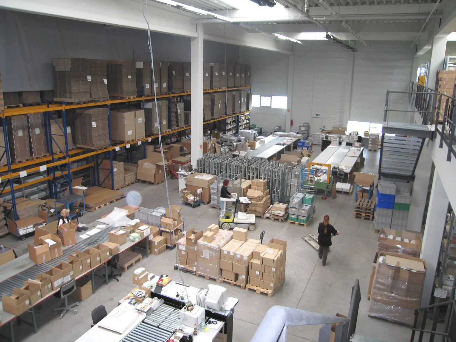 Verpackung und Kommissionierung im Trefz-Logistikzentrum