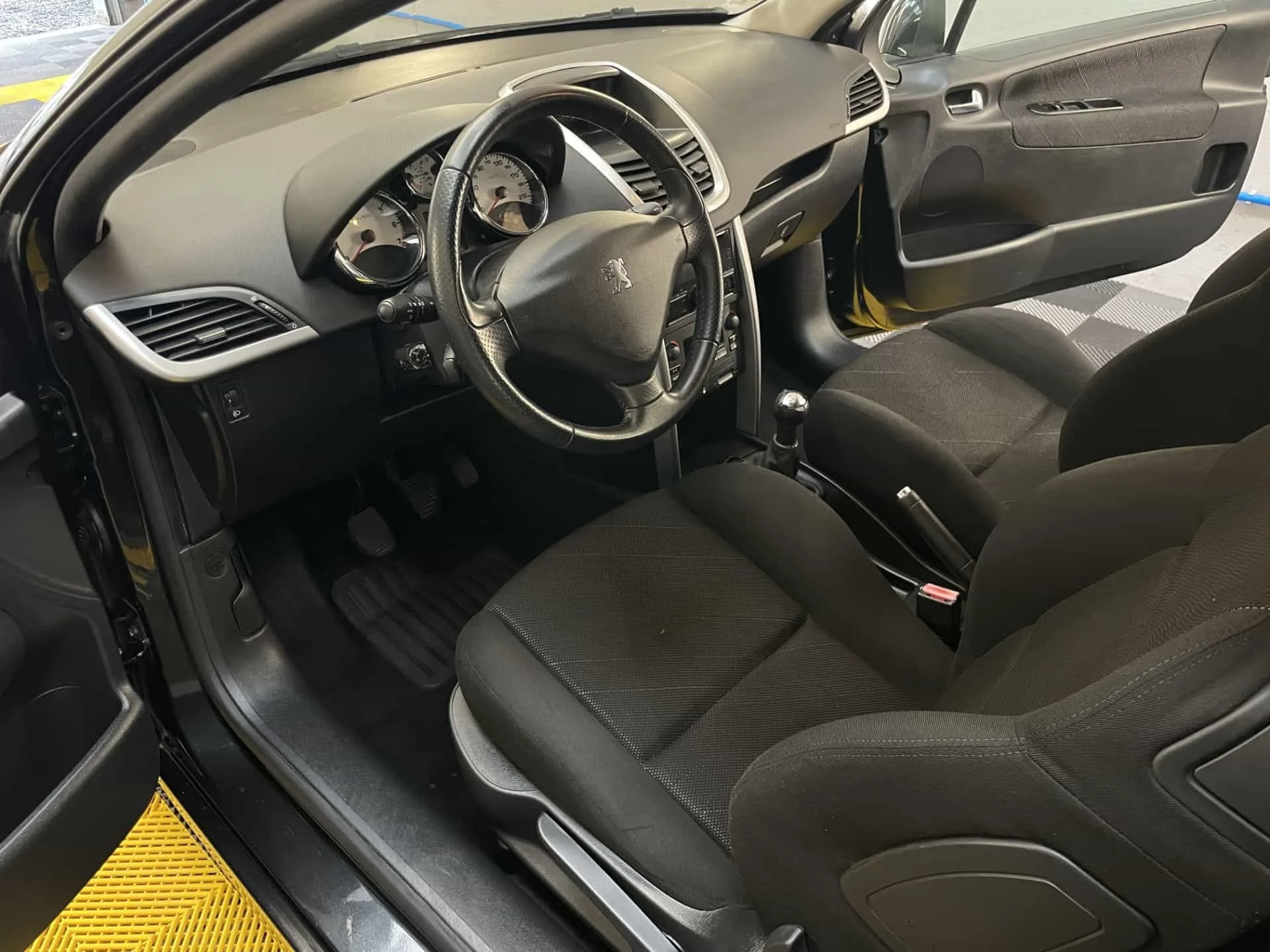 Après nettoyage intérieur voiture Caen