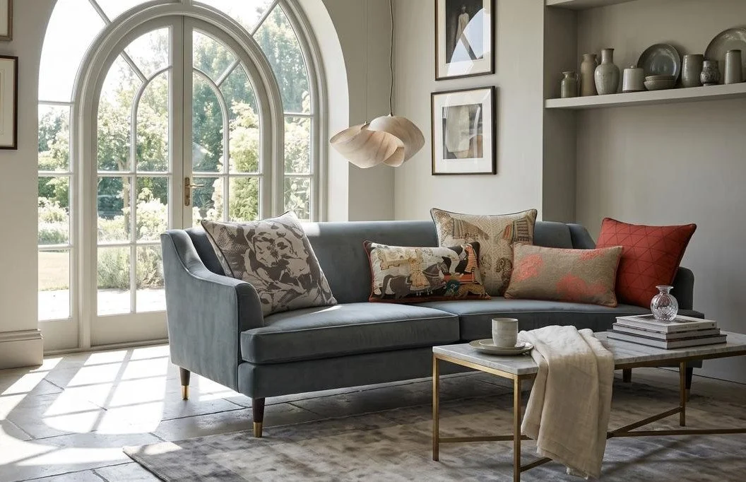 Camélia cushion — Grey styled