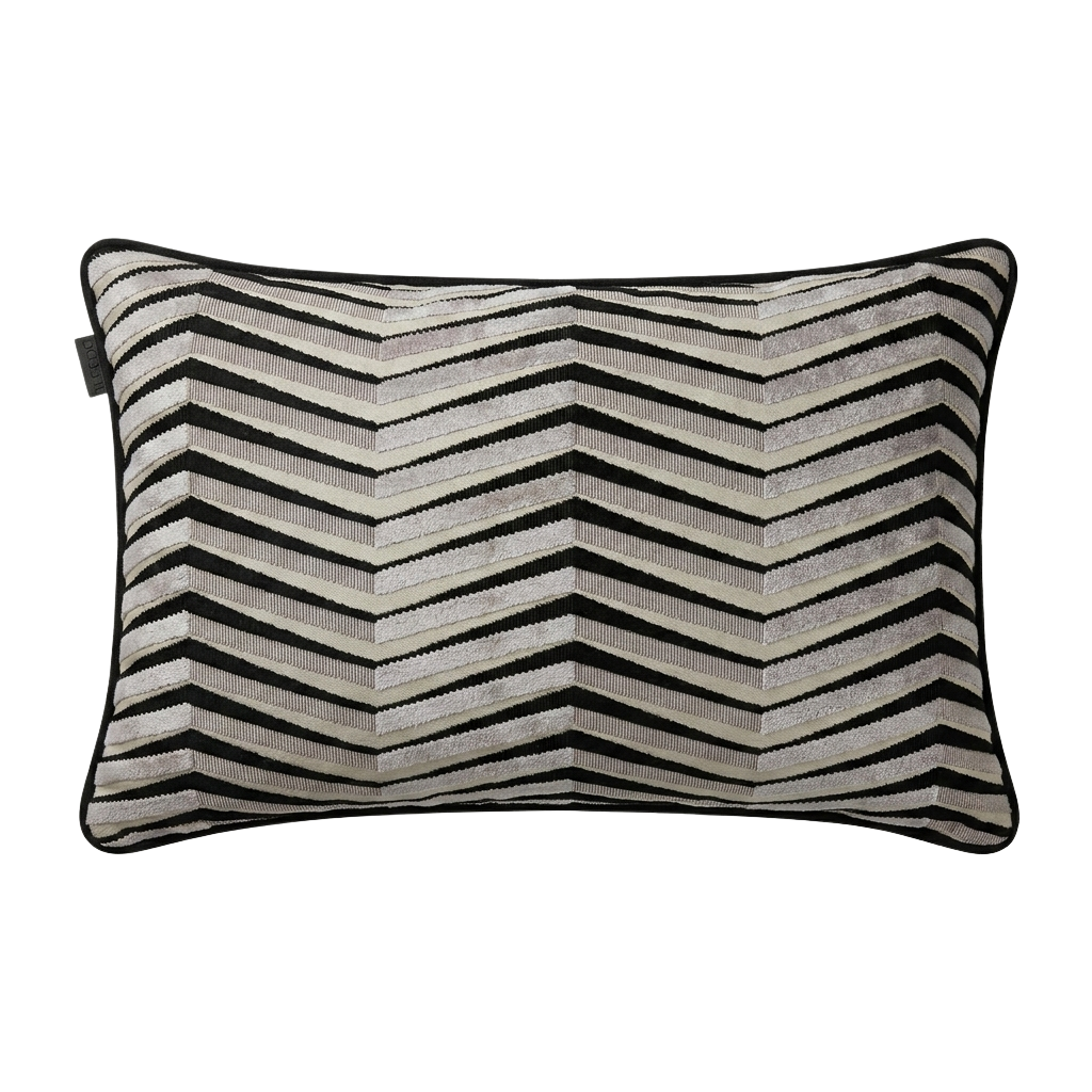 Bagutta cushion — Garnet front