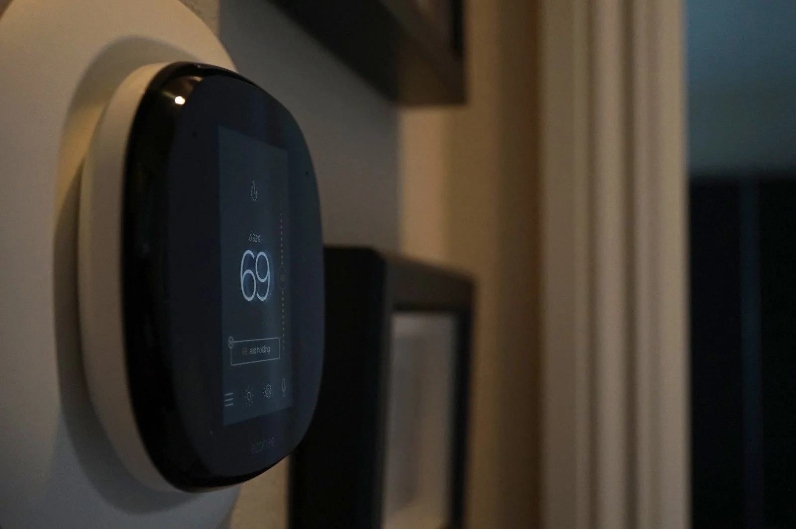 Augie configuring a Ecobee thermostat with a Fort Worth homeowner