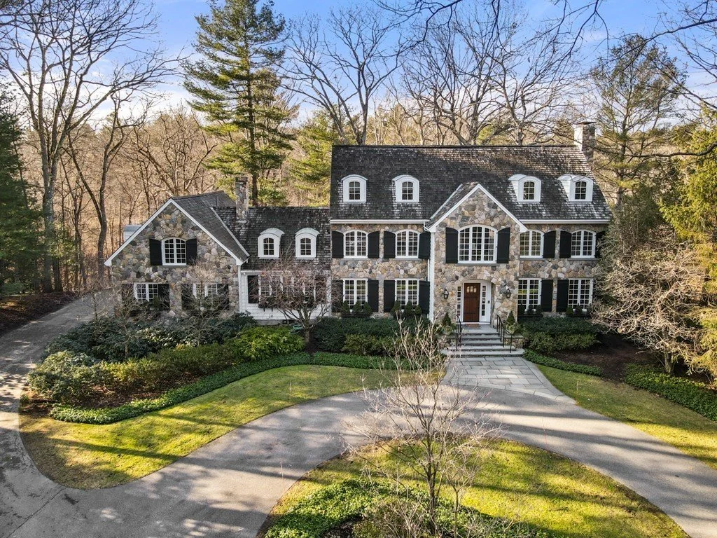 11 Livingston Rd, Wellesley, MA