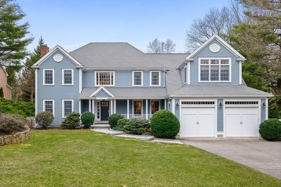 15 Moccasin Path, Natick, MA