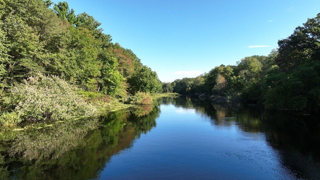 11 Winding River Cir, Wellesley, MA