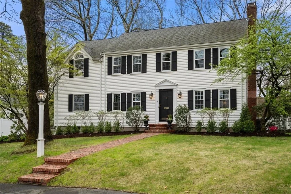 6 Crestwood Dr, Wellesley, MA