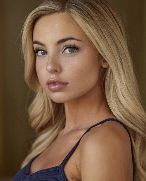 Emma Kotos