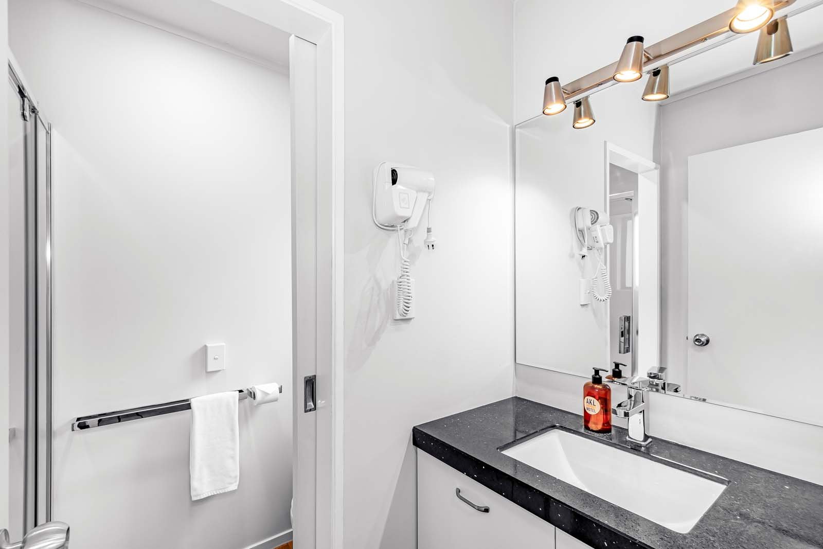 Queen Studio vanity room