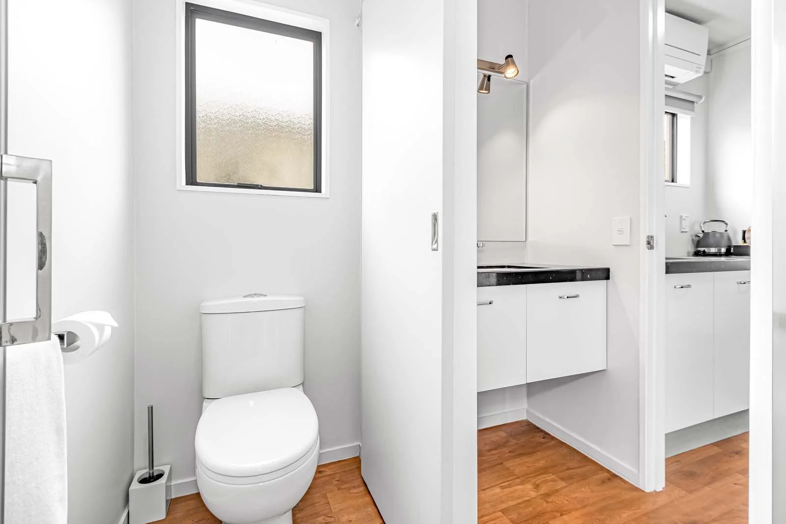Queen Studio toilet and bathroom vanity