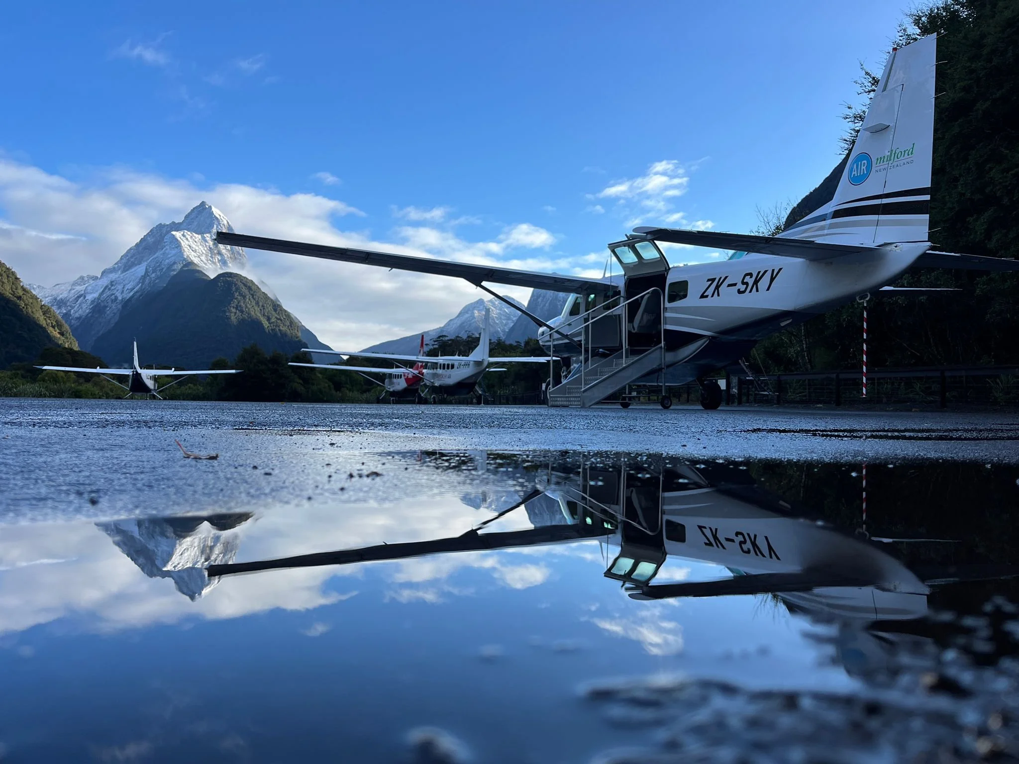 Milford Sound fly cruise fly