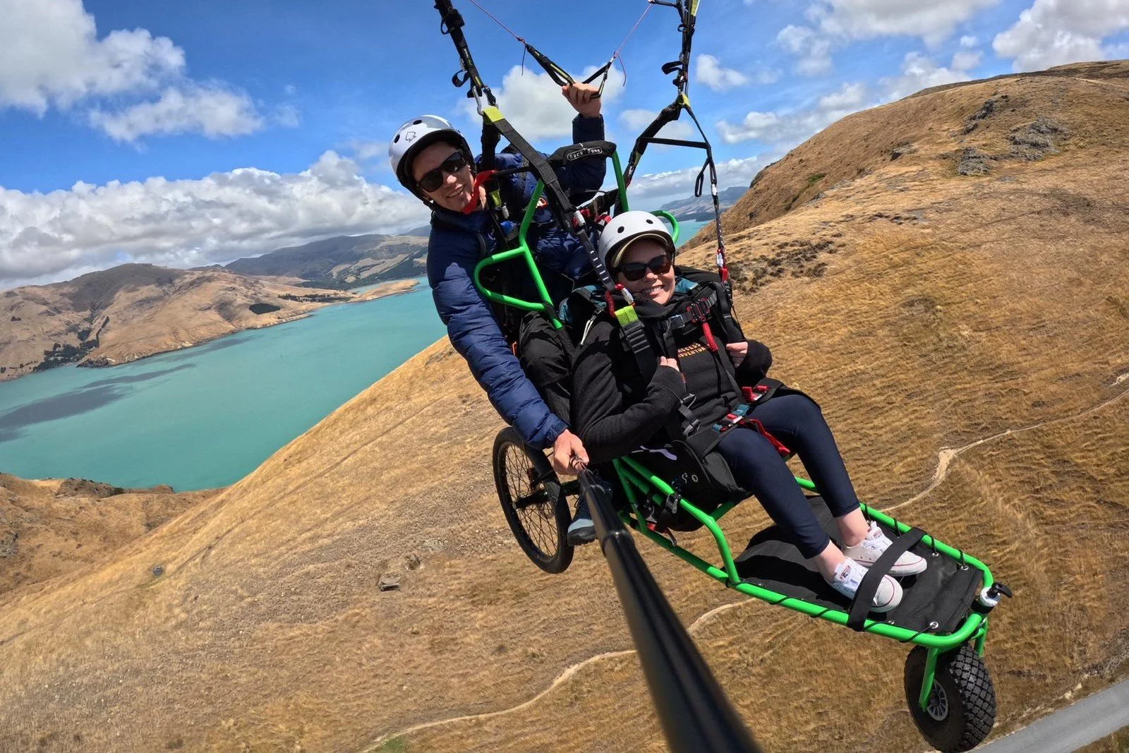 Adaptive paragliding tandem