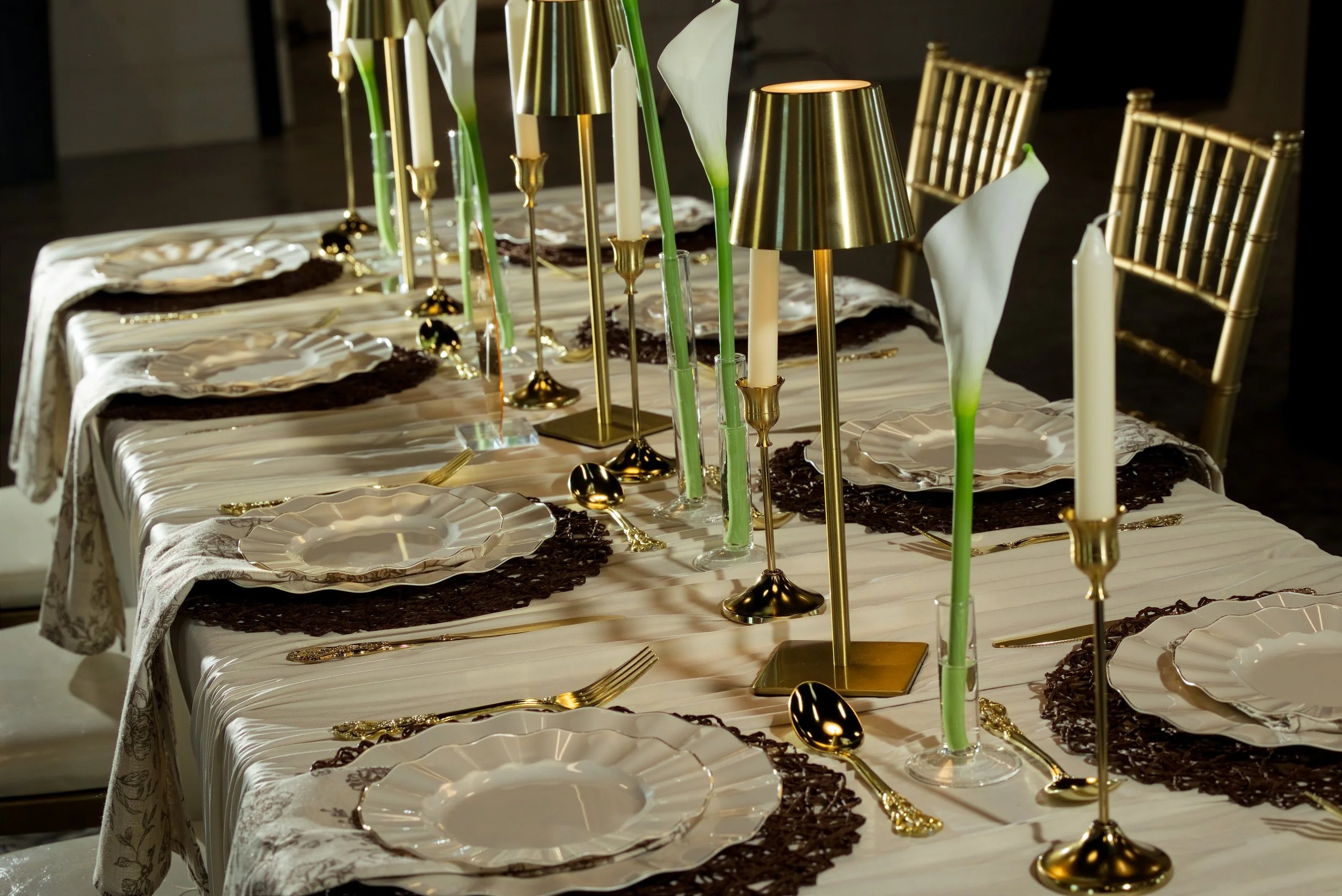 Ivory and gold tablescape