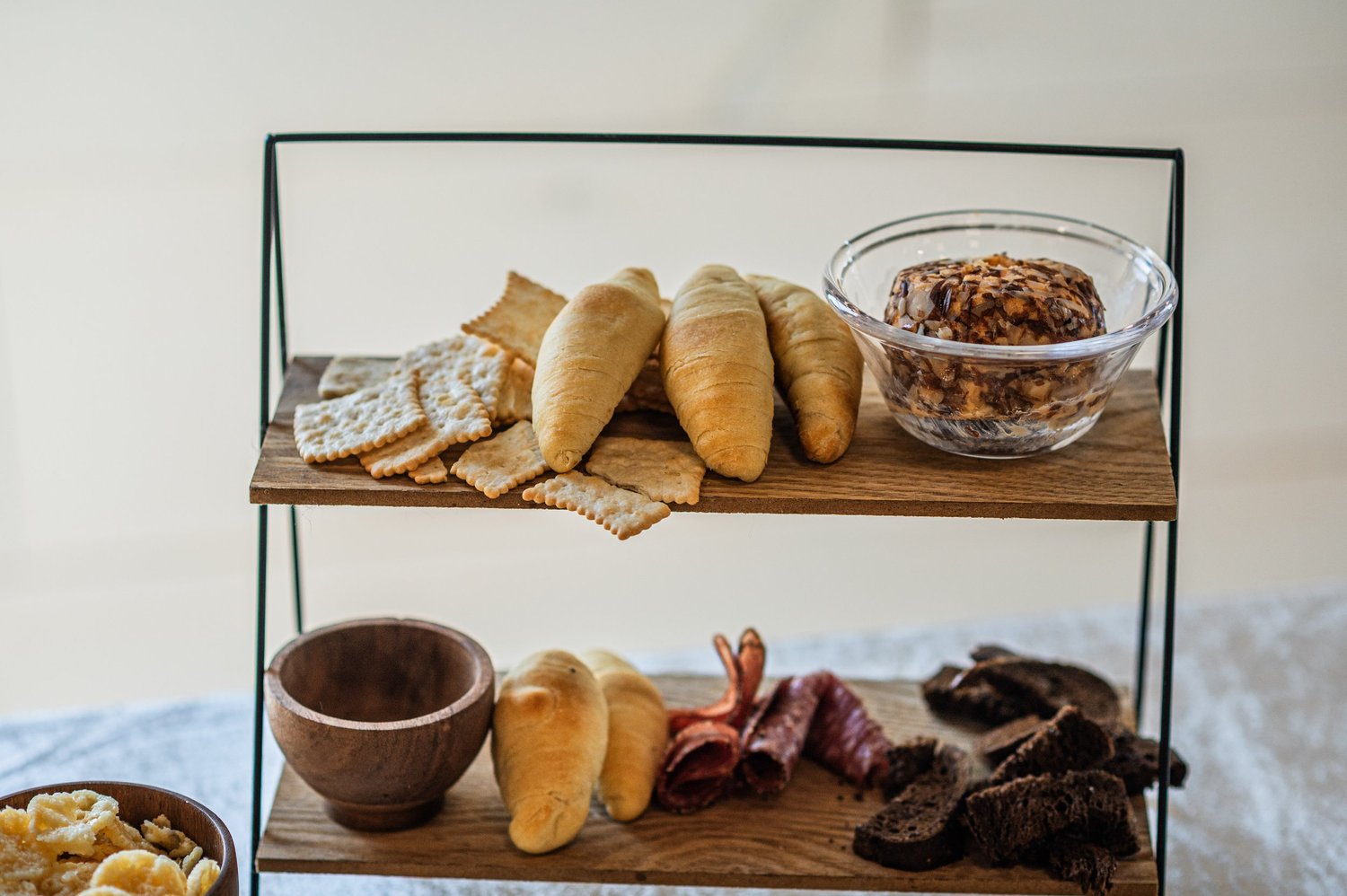 A layered grazing display