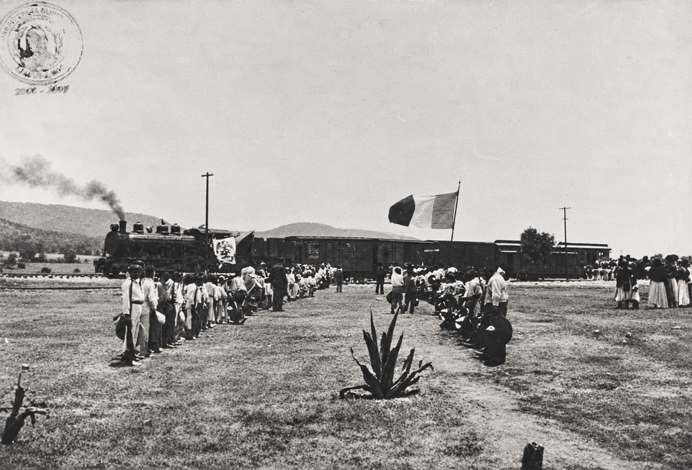 Restauración asistida por IA: El paso del tren