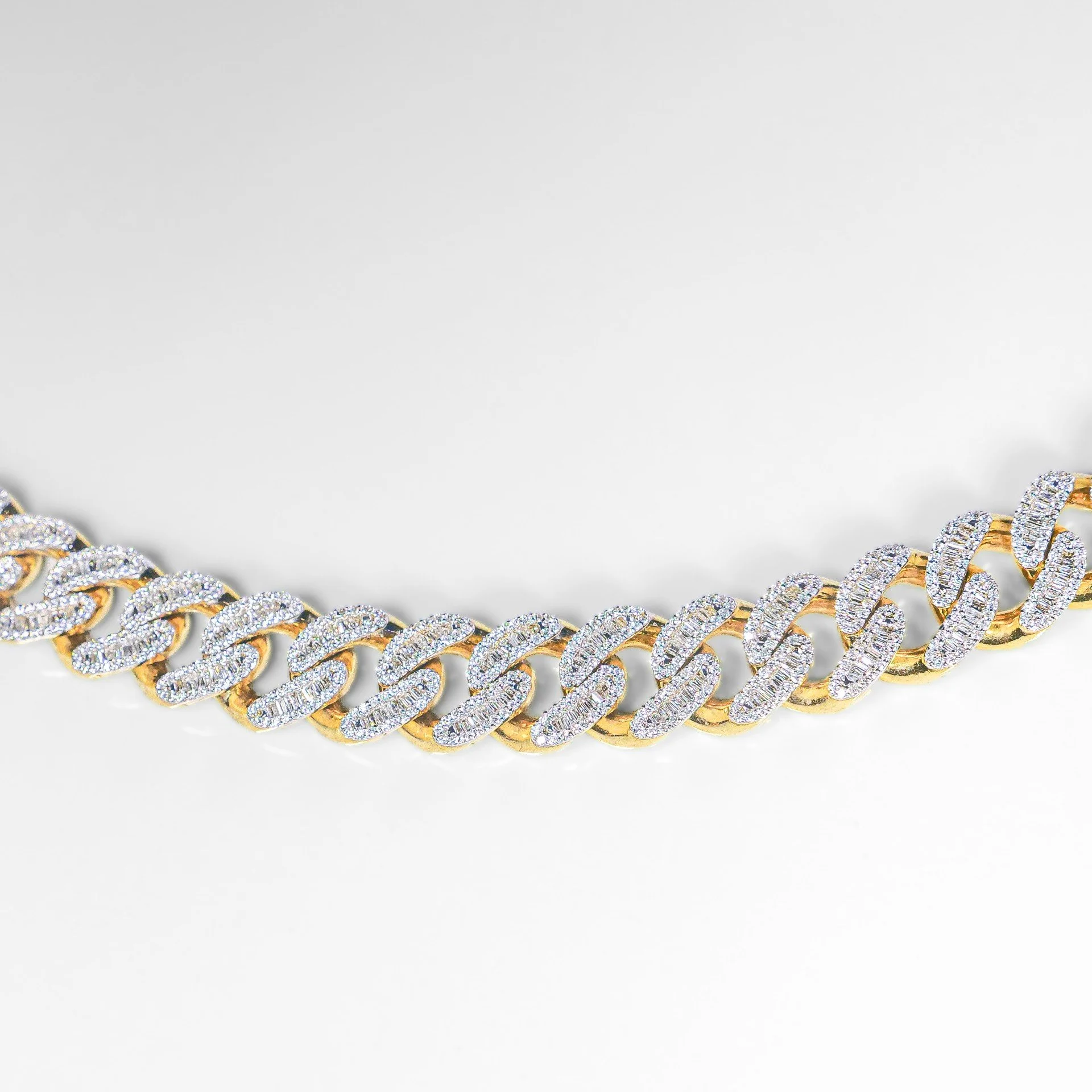 Solid gold chains by Valèrai