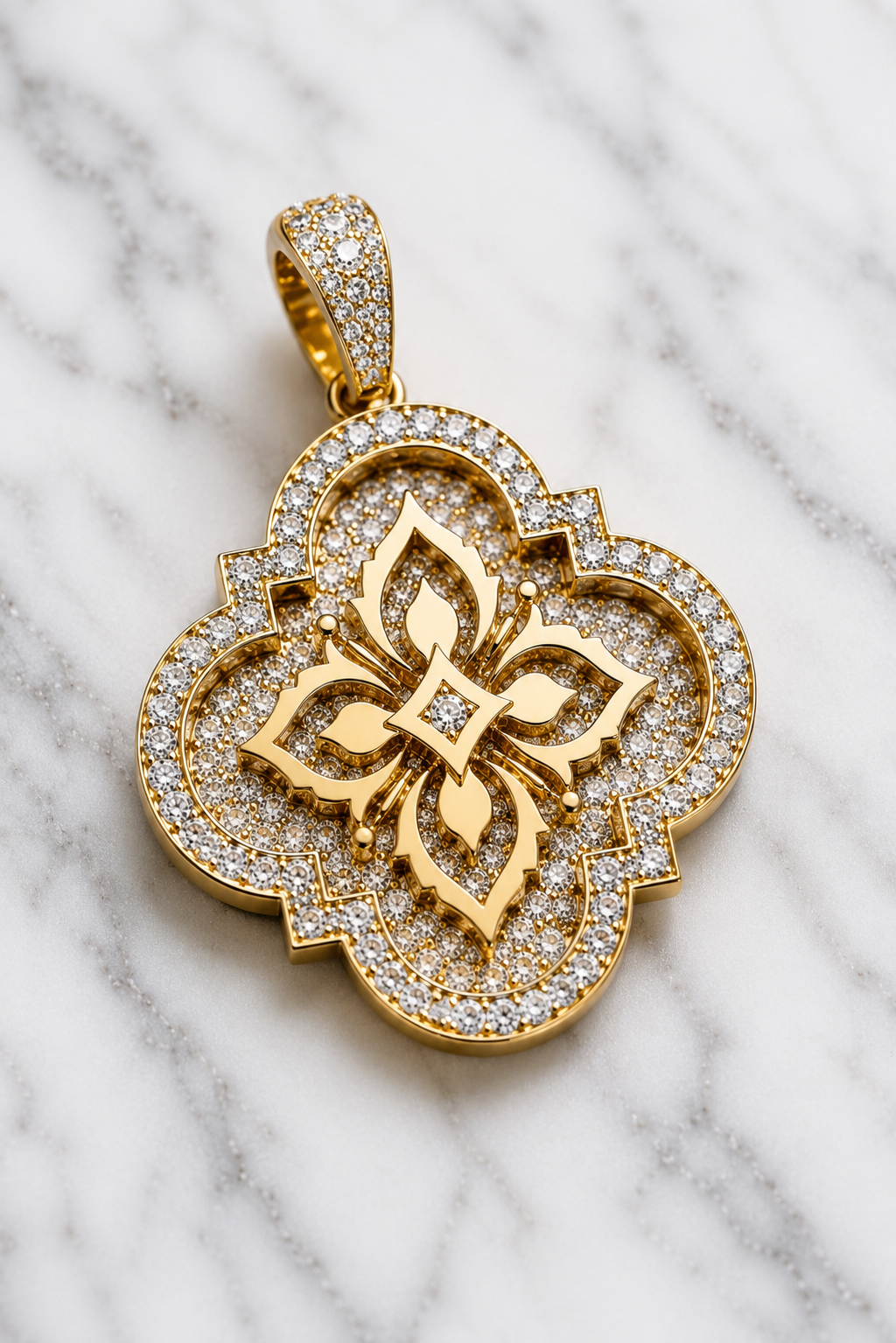 Valèrai diamond pendant