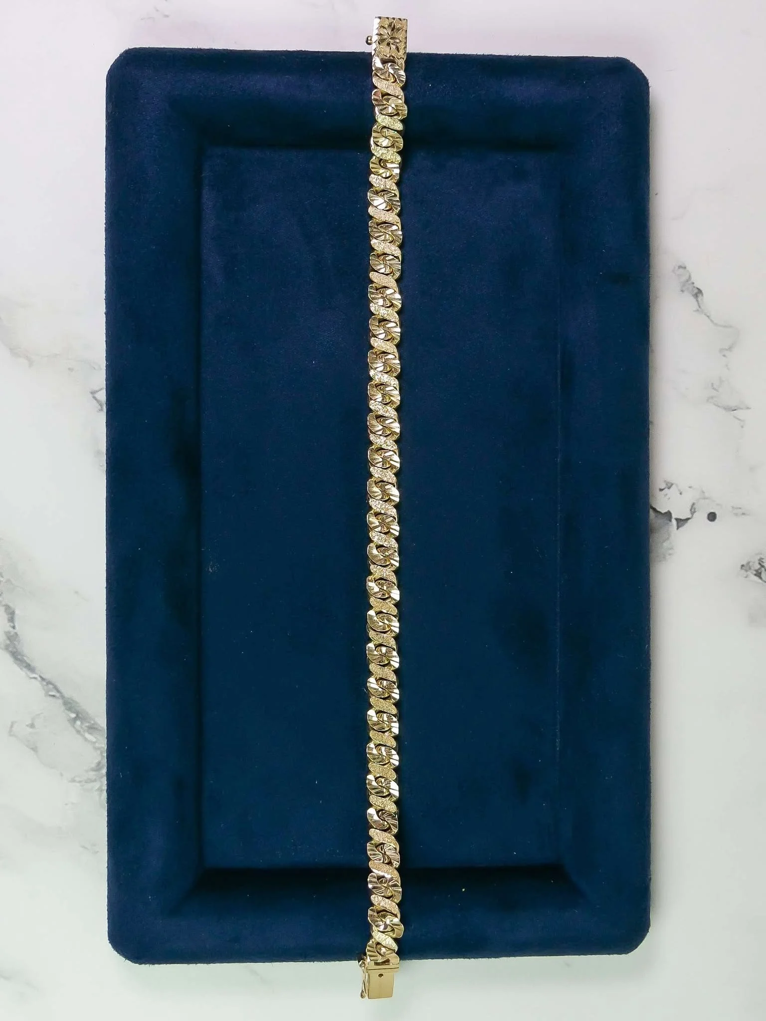 Figure 8 link bracelet