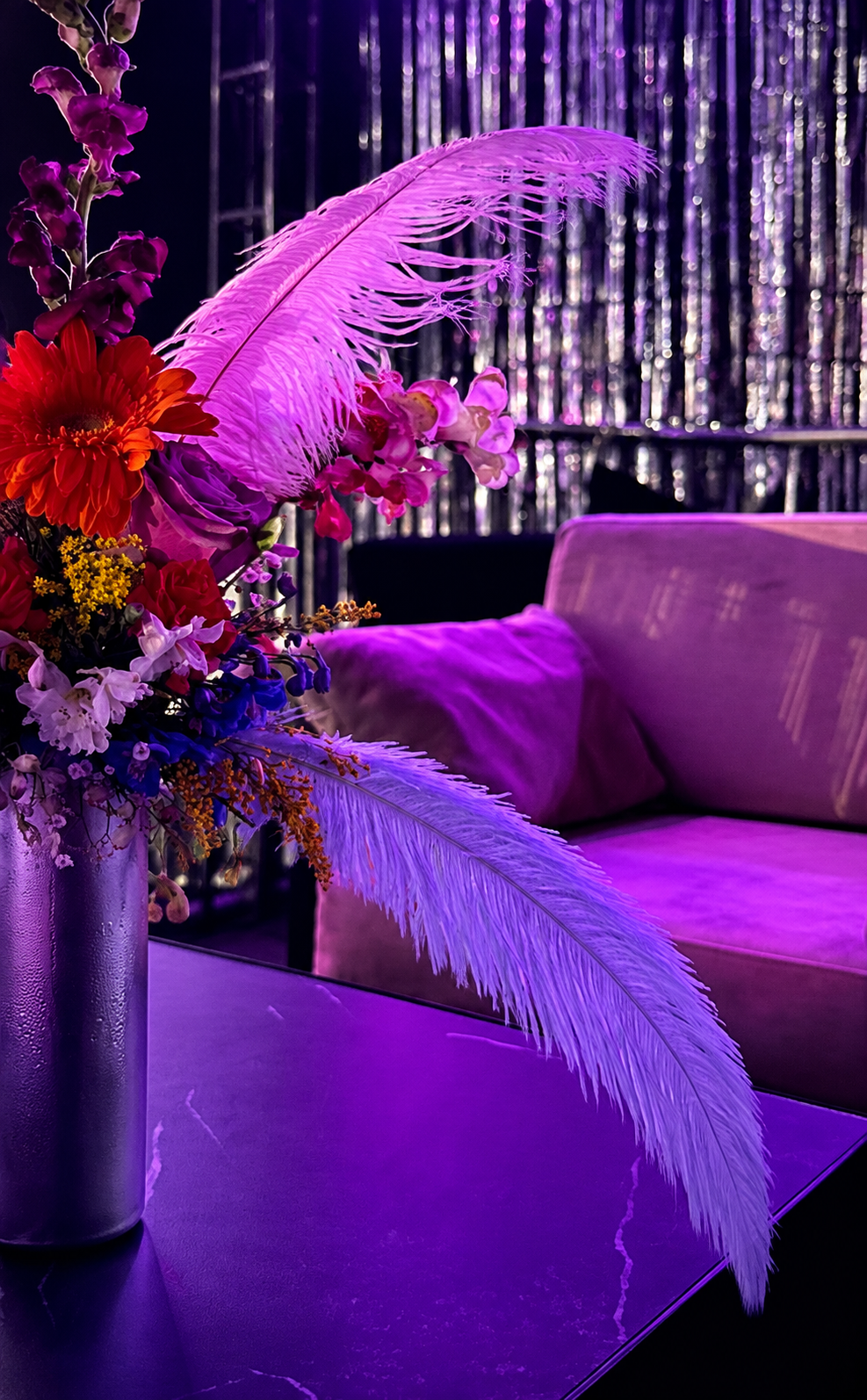 Pride — Bombón, detalle floral