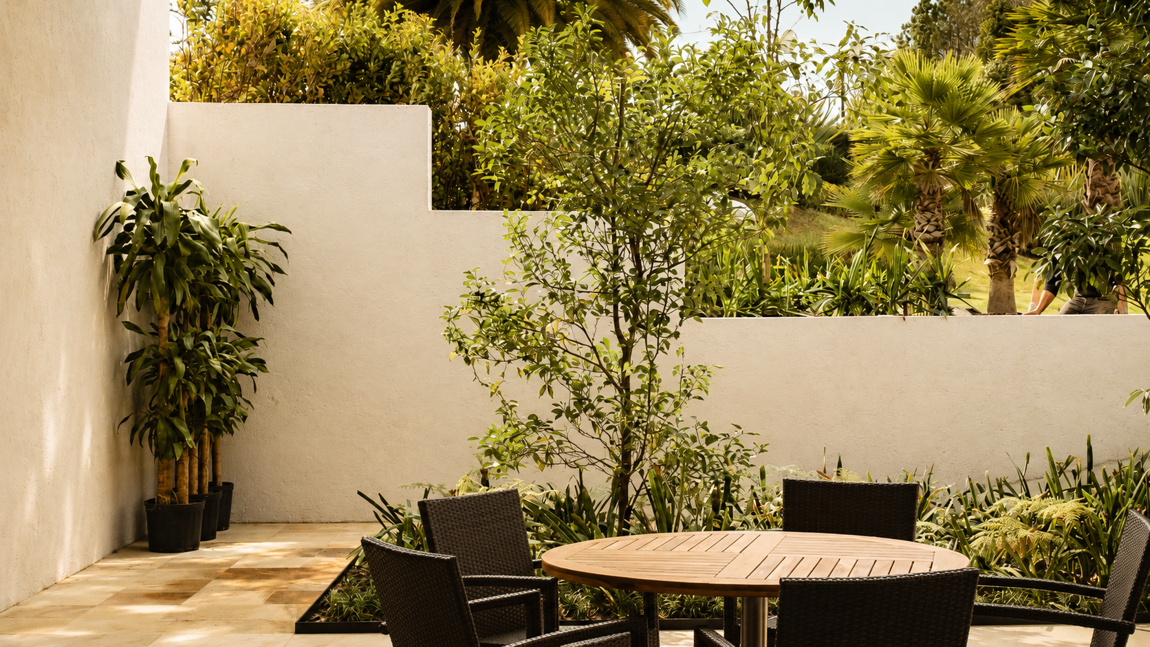 El Búnker, mobiliario, arquitectura y vegetación