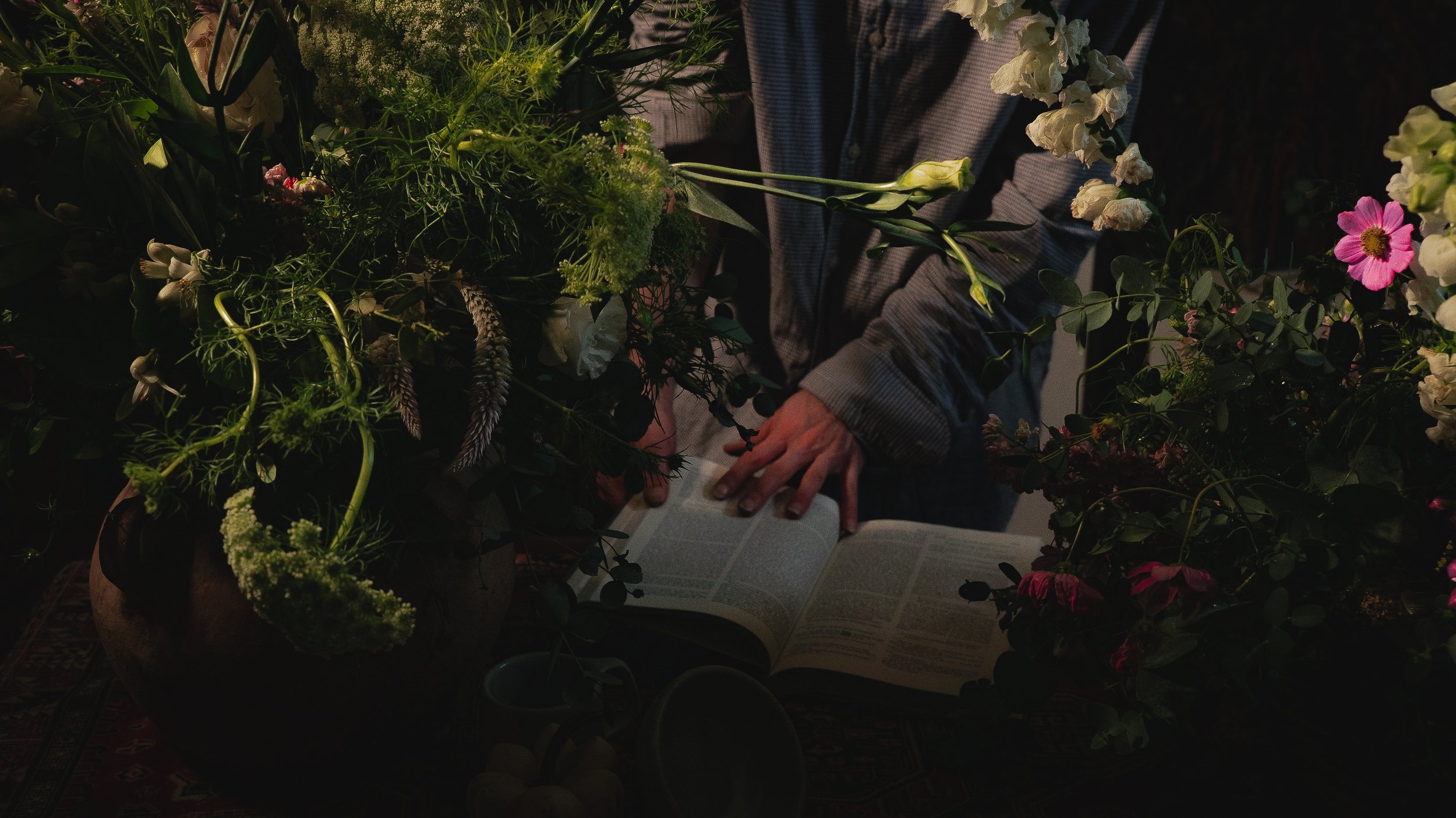 Still Life I — Botellones, detalle
