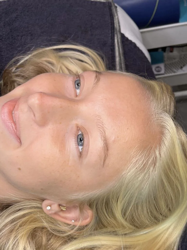 Before brow thread at EAE