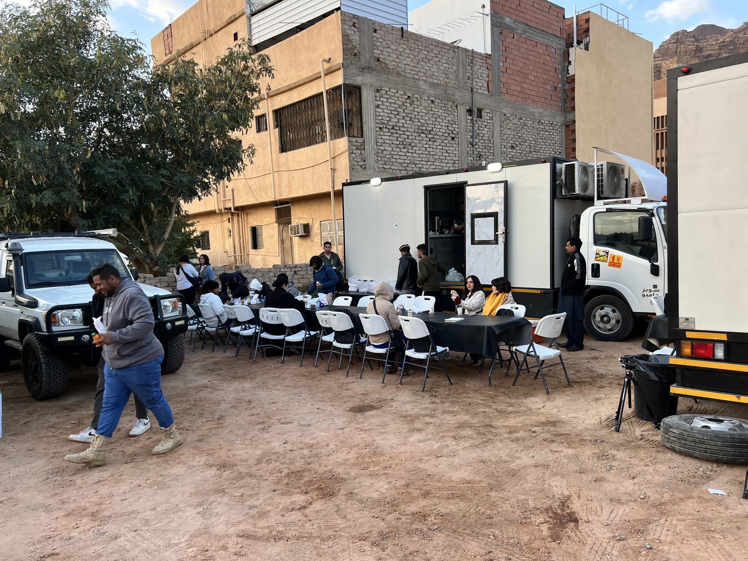 تنسيق طاقم العمل أثناء التصوير
