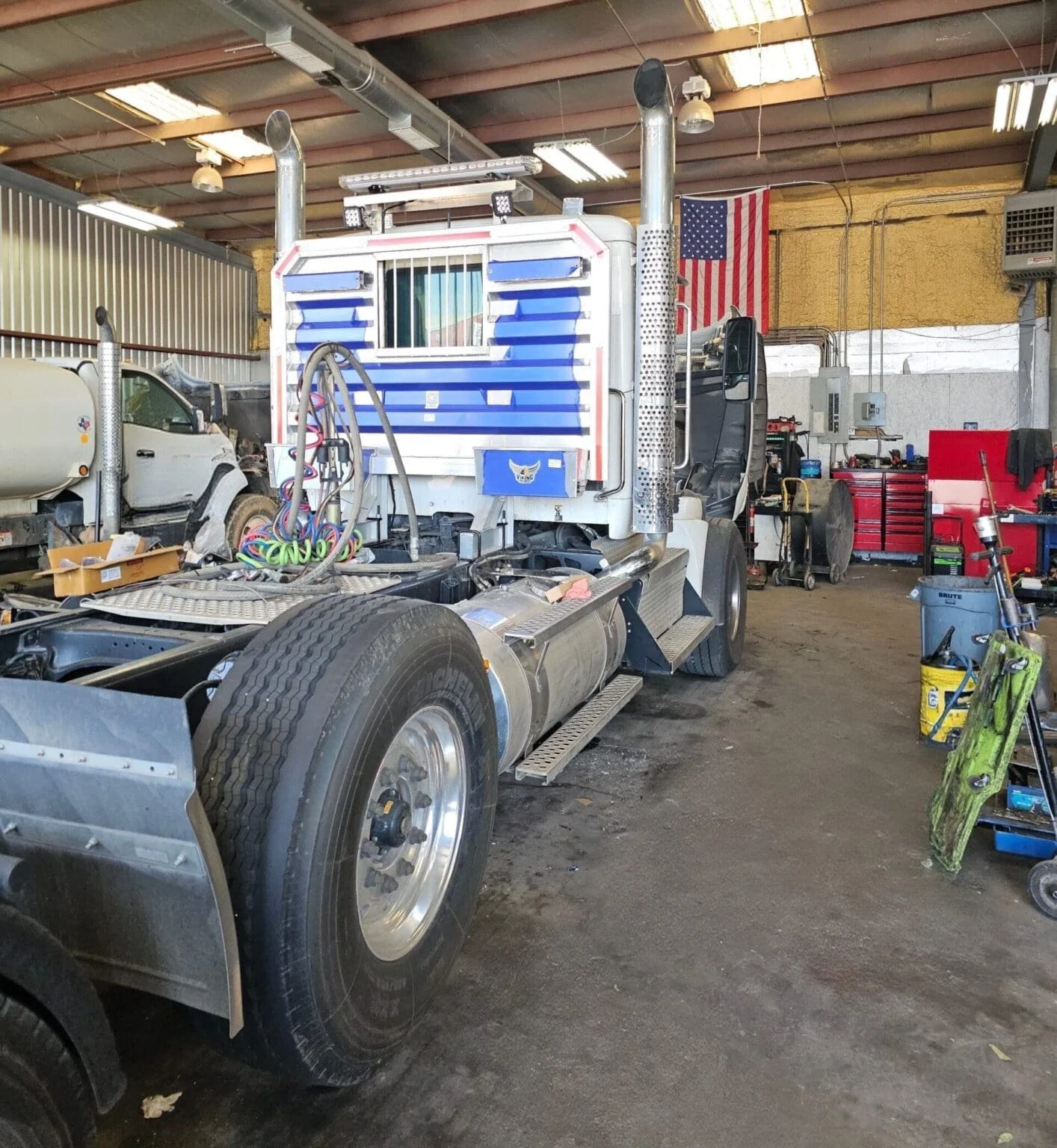 SAS Road Solutions technician providing commercial truck repair