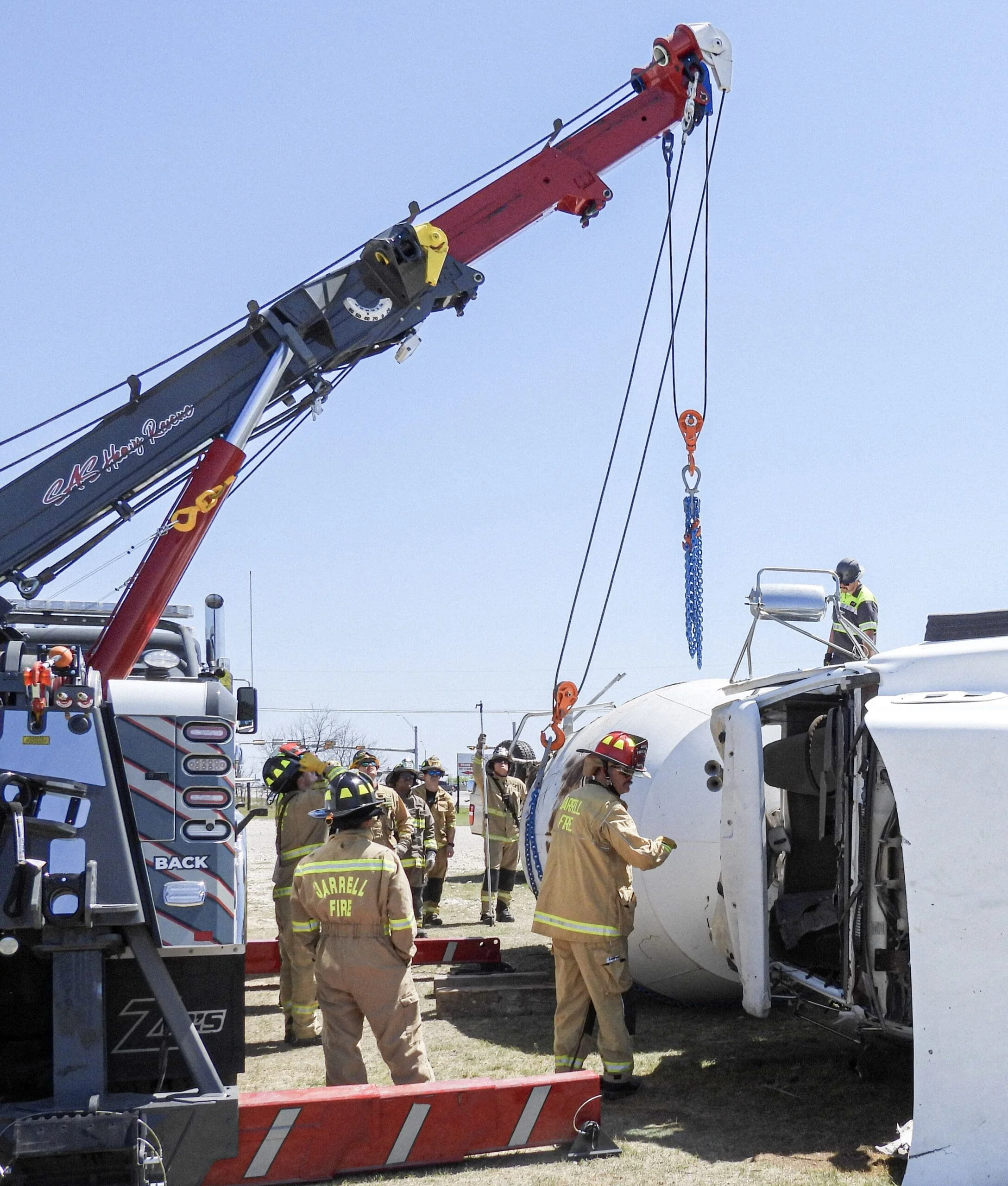 SAS Road Solutions tow truck supporting 24-hour towing and recovery service in Hutto, Texas