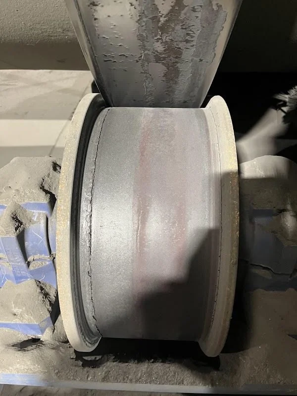 Guide-wheel and riding-ring interface