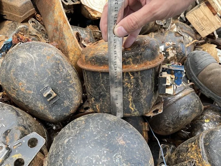 Fridge compressor pots measured on site