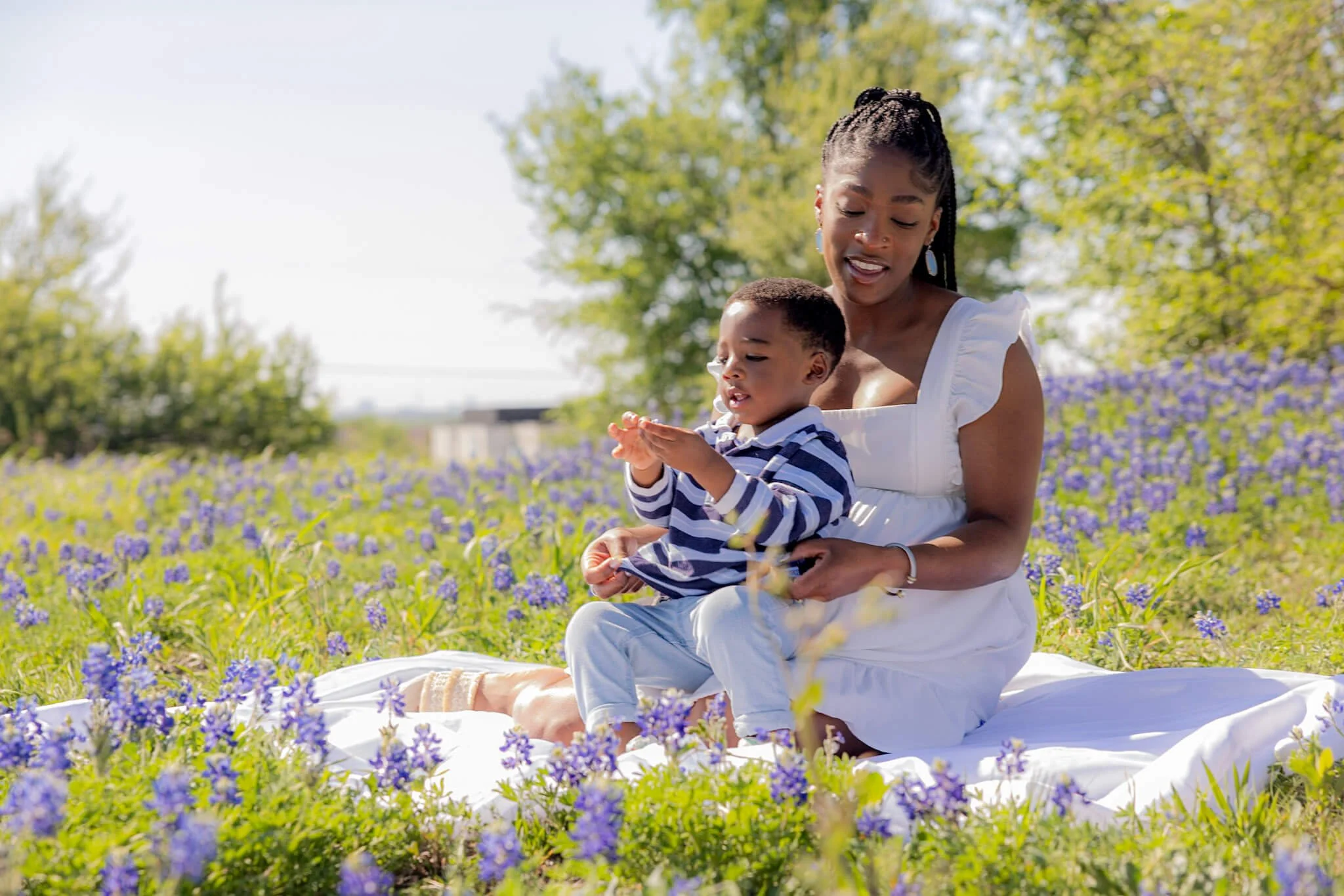 Mother and child photographed by BeeCaptured in Texas bluebonnets